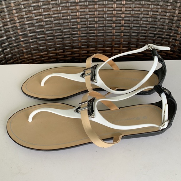 BCBGeneration Flat 0 to 1/2" Women's Sandals & Flip Flops - Picture 5 of 16